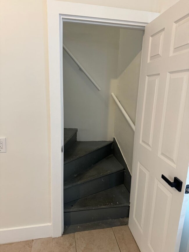 Building Photo - Discover Your Dream Home in Historic Brewers Hill!