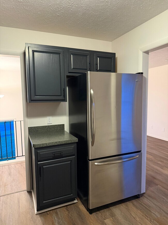 Building Photo - 6686 Deer Ct