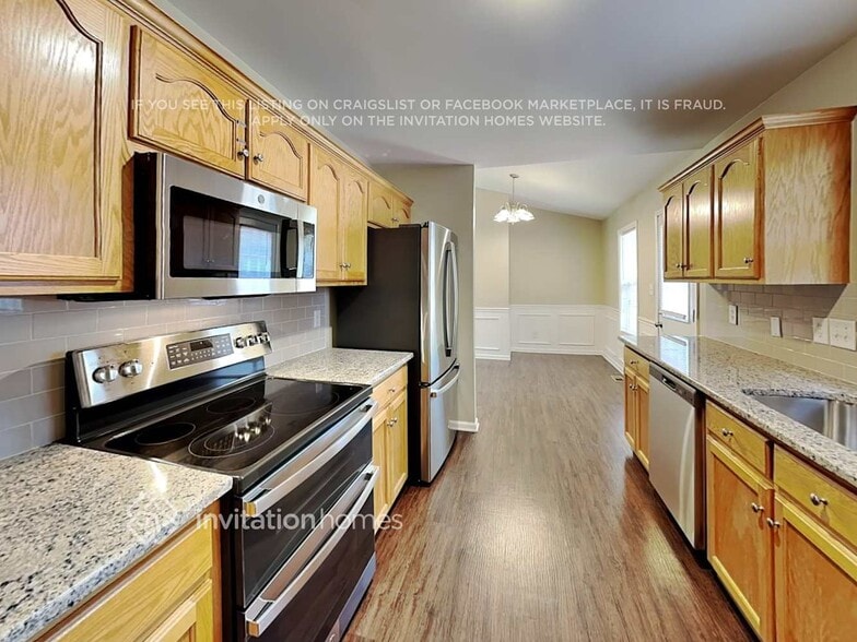 Building Photo - 1039 Loch Lomond Cir