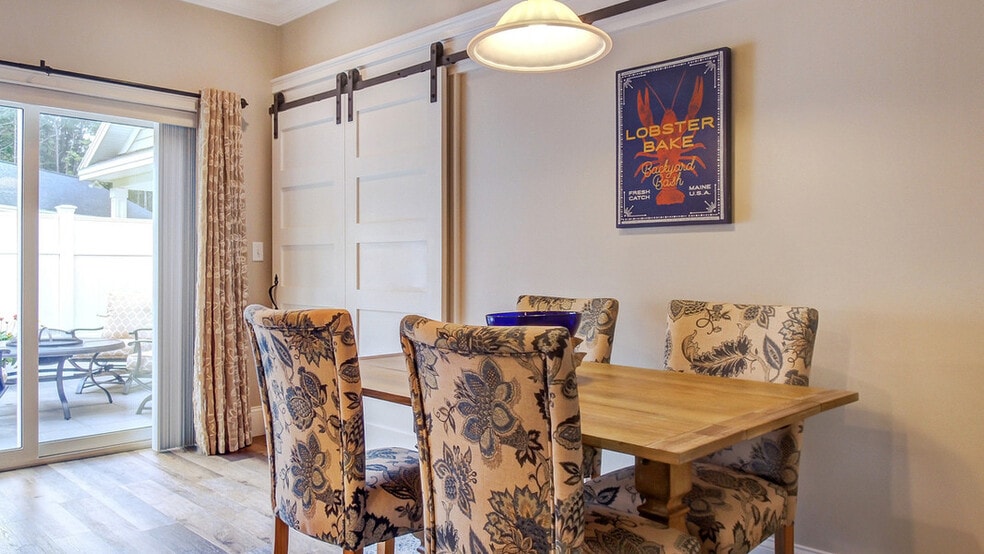 Breakfast Area - 44 Patriots Way