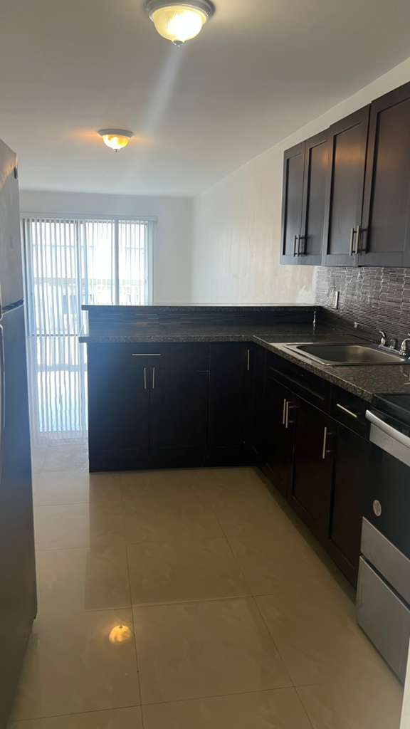 Building Photo - 15205 NE 6th Ave