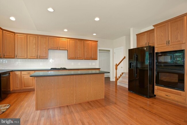 Building Photo - 23353 Lennoxville Way