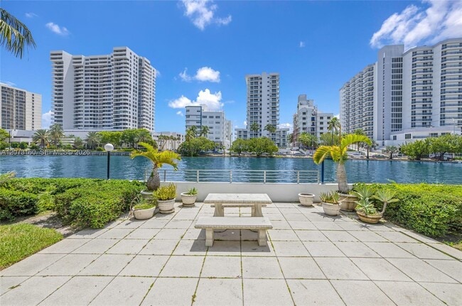 Building Photo - 2445 Lake Pancoast Dr