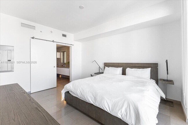 Building Photo - 88 SW 7th St