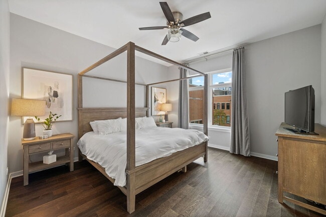 Building Photo - 232 E 18th St