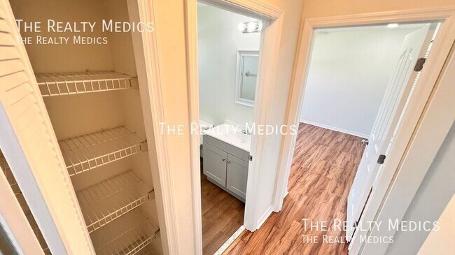 Building Photo - 23 Winding Woods Trail