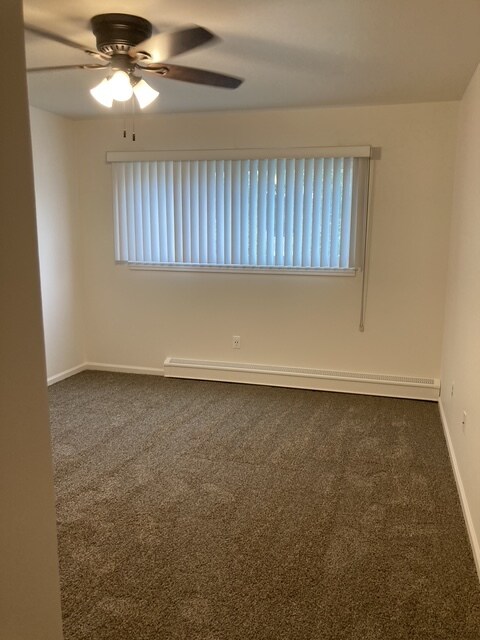 Building Photo - 1500 E 10 Mile Rd