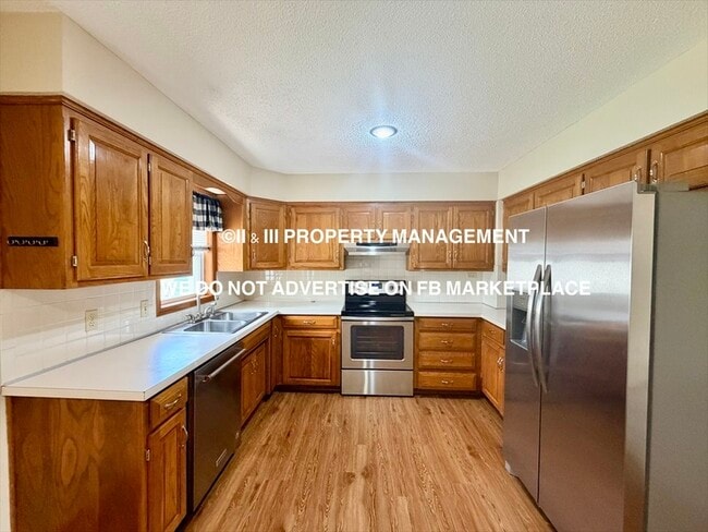 Building Photo - 13864 S Alden Ct