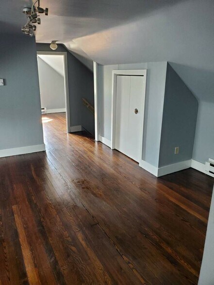 Building Photo - 2185 Edgewood Rd
