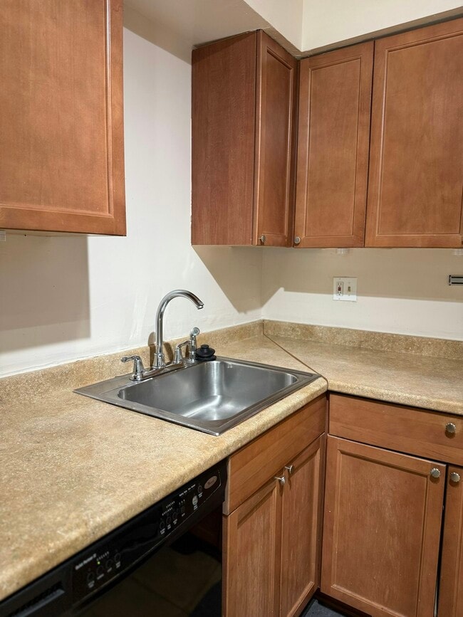 Building Photo - 7028 Palamar Turn