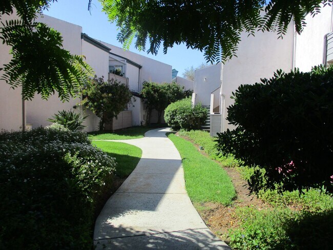 Building Photo - Linda Vista 2nd floor Studio w/Balcony
