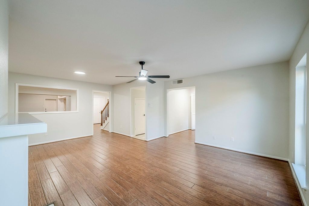Building Photo - 18209 Vinland Dr
