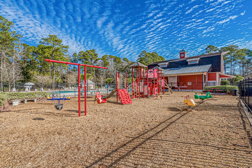 Building Photo - 400 Black Smith Ln
