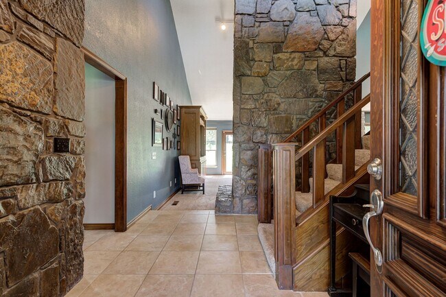 Building Photo - 7808 Forest Ln