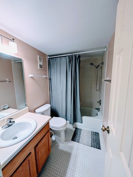 Primary Bath - 235 6th St NW