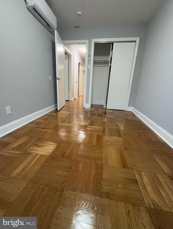 Building Photo - 928 Durard St
