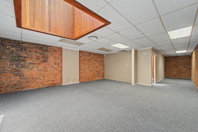Building Photo - 1113