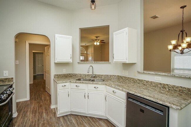 Building Photo - 6330 Diamond Rock Dr