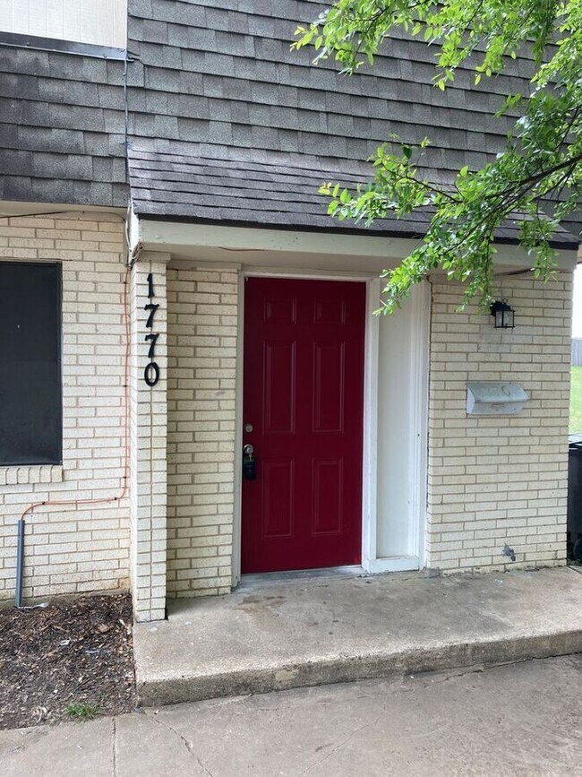 Primary Photo - 1770 Belshire Ct