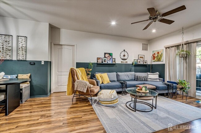 Building Photo - 913 Del Negro Ct
