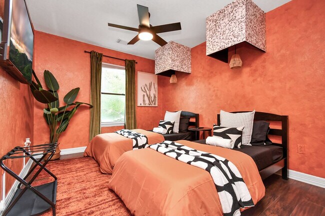 Building Photo - 2905 Baer St