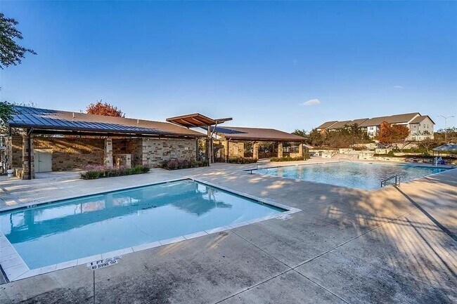 Building Photo - 602 Cardenas Ln