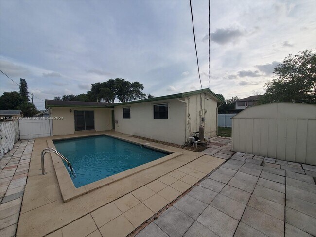 Building Photo - 7791 NW 39th St