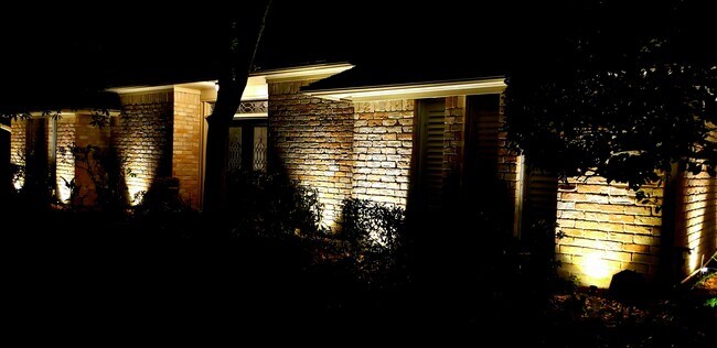Building Photo - 13203 Holston Hills Dr