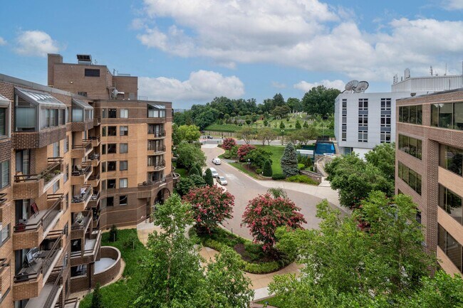 Building Photo - 2111 Wisconsin Ave NW