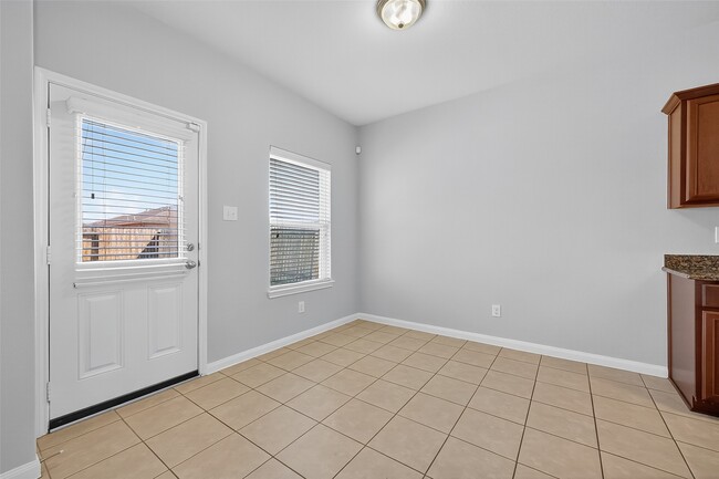 Building Photo - 5119 Harbor Palm Dr