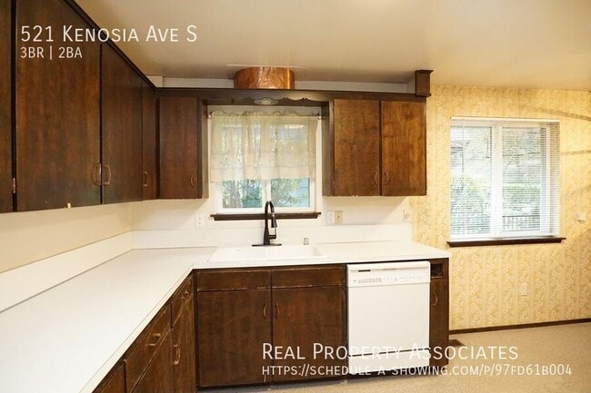 Building Photo - 521 Kenosia Ave S