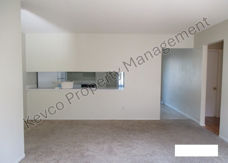 Building Photo - 2801 Stanford Rd