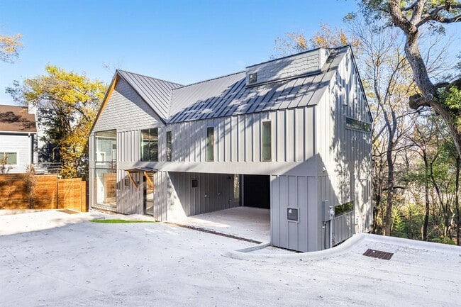 Building Photo - 1603 Chelsea Ln