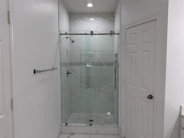 Building Photo - 7720 Mapleridge Dr