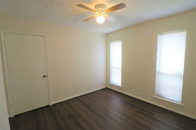 Building Photo - 1819 Fall Meadow Dr