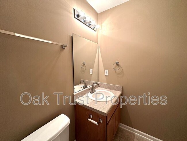 Building Photo - 5150 Trump St