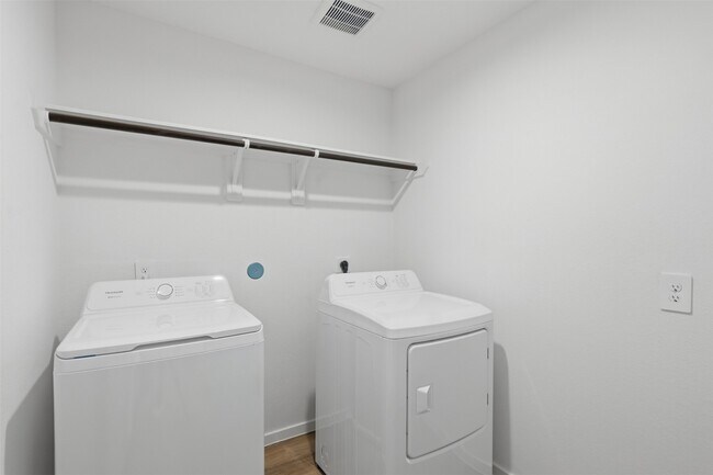 Building Photo - 7720 Inwood Grv Ln