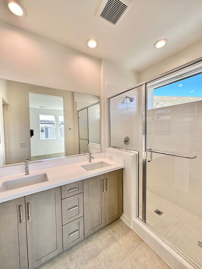 Building Photo - Brand New Townhome Overlooking Mission Valley