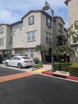 Building Photo - 936 Lilac Ln