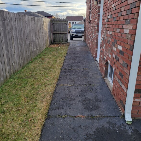 Building Photo - 50 Fairfield Ave