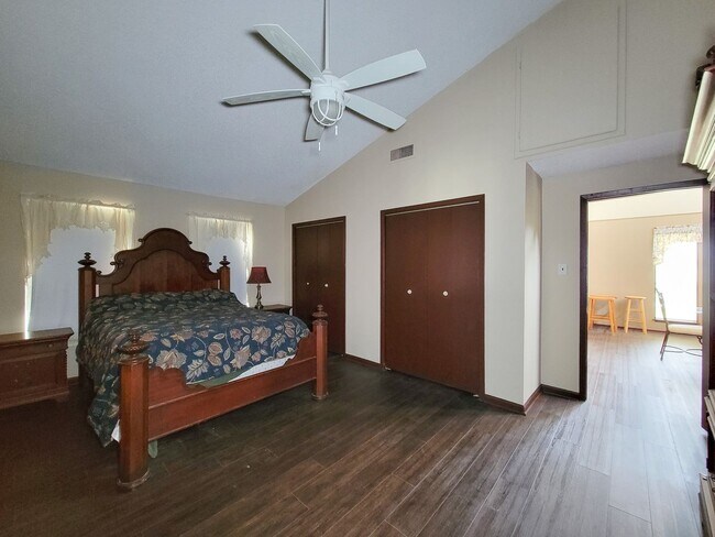 Building Photo - Extremely well maintained home. The second...