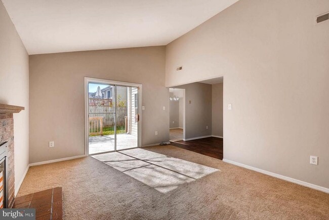 Building Photo - 915 Cambridge Ave