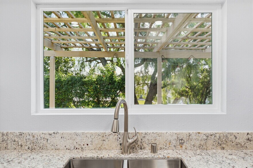 Building Photo - 1999 Seawind Way