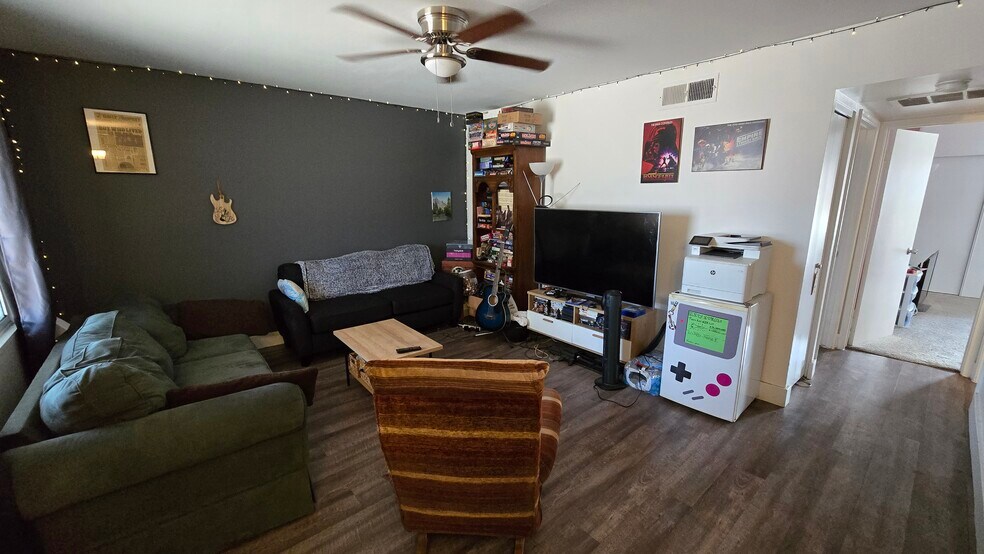 Living Room - 1718 E Campbell Ave
