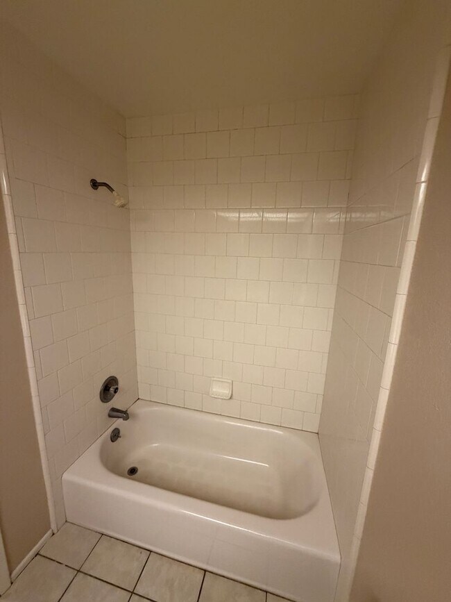 Building Photo - Spacious Condominium in Claremont School District! Ready for Immediate Move-in!!