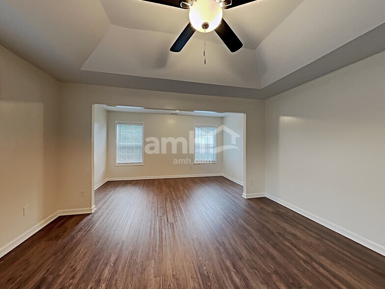 Building Photo - 303 Millpond Pkwy