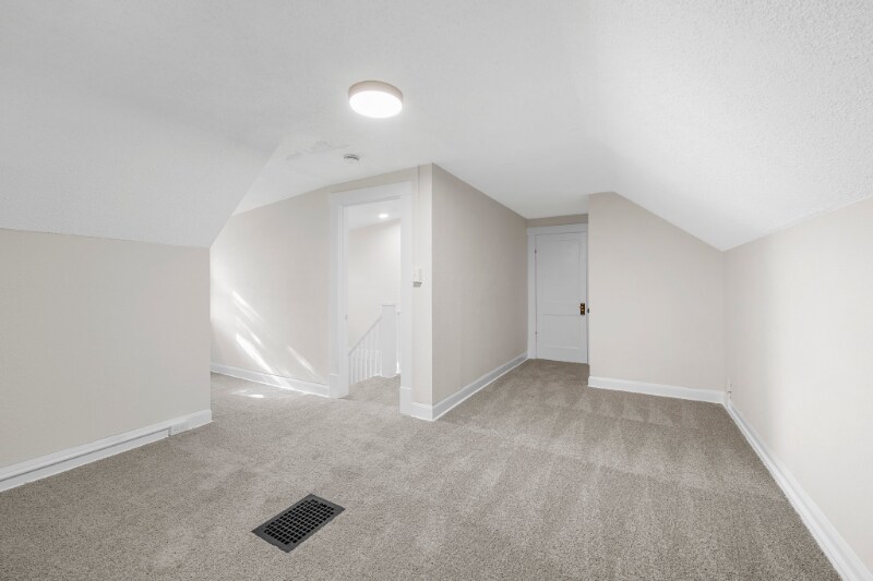 Building Photo - 7517 Ellis Ave