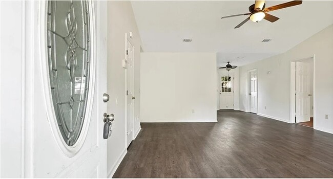 Building Photo - 1104 Tomahawk Trail