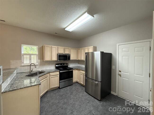 Building Photo - 432 McGinn Grove Dr