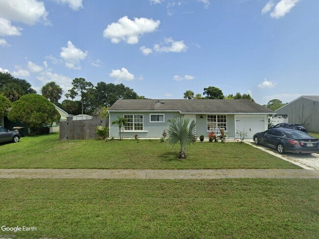 Primary Photo - "Charming 2-Bed, 2-Bath North Port Retreat"